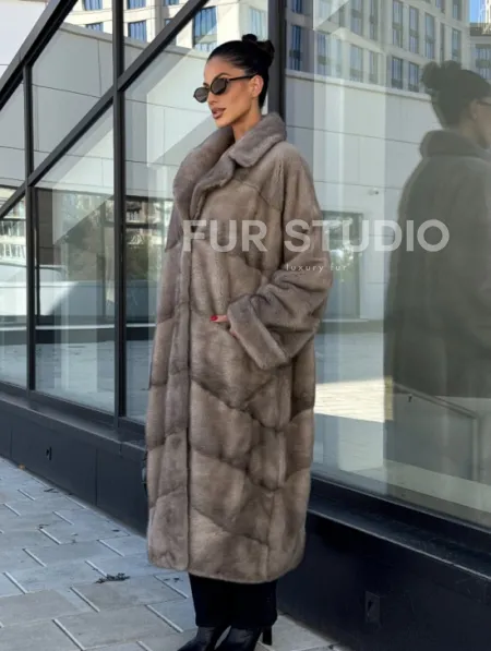 Шуба из меха норки в стиле «Oversize» - цвет сильвер - фото 7