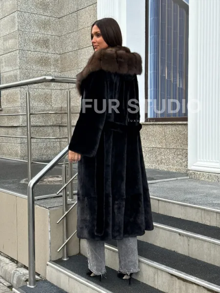 Черная норковая шуба с капюшоном куница - фото 8