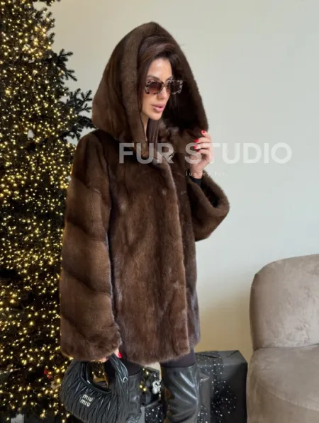 Норковый жакет с капюшоном, роспуск в цвете орех - фото 2