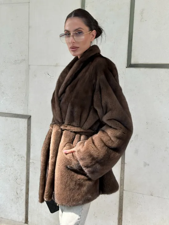 Шуба из меха Saga Furs в винтажном стиле средней длины - фото 4