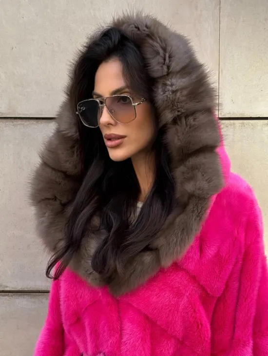 Шуба норковая с капюшоном из меха куницы - цвет фуксия - фото 5