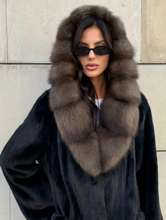 Шуба из норки Saga furs с капюшоном куницы, цельный мех - TOTAL BLACK - фото 7