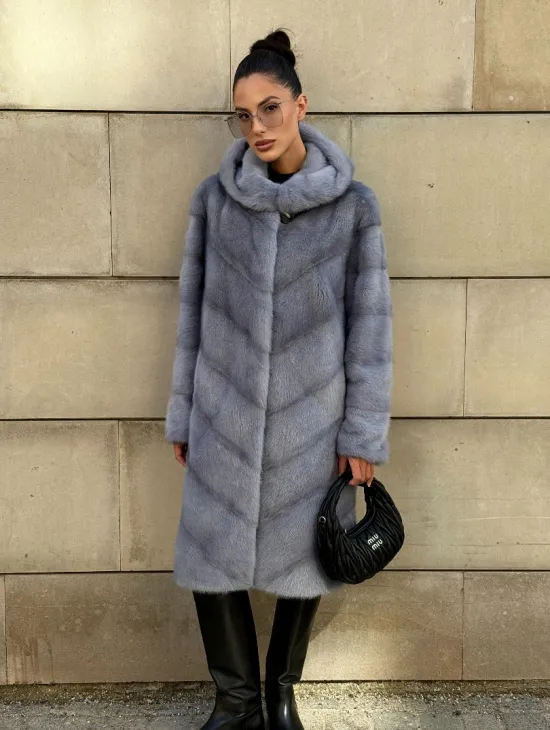 Шуба midi из меха норки с капюшоном, рукава трансформер - фото 13