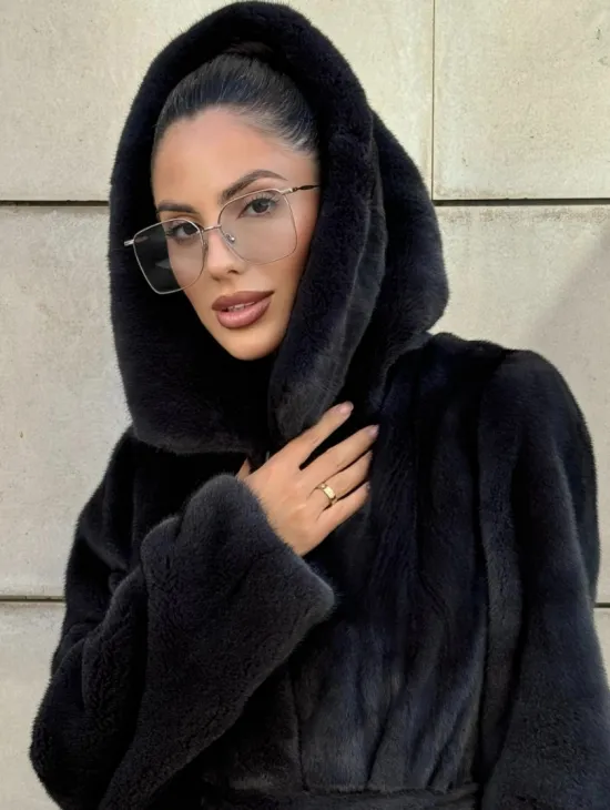Шуба из меха импортной норки NAFA с капюшоном, цвет темный графит - фото 5