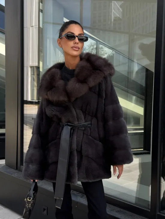 Норковый полушубок с меховым капюшоном из куницы, цвет графит - фото 7