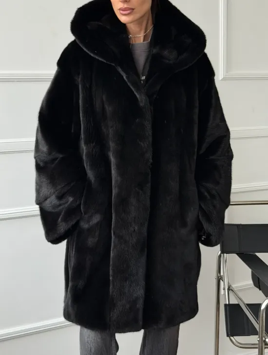 Шуба натуральная женская из норки Blackglama с капюшоном - фото 2