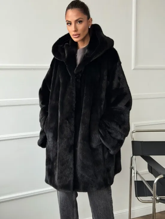 Шуба натуральная женская из норки Blackglama с капюшоном - фото 0