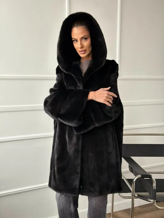 Шуба натуральная женская из норки Blackglama с капюшоном - фото 11