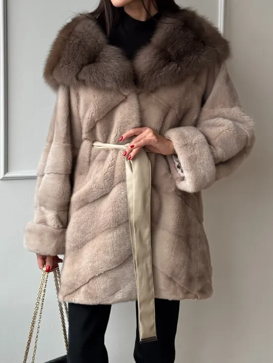 Меховое полупальто из меха норки с капюшоном куница - фото 6