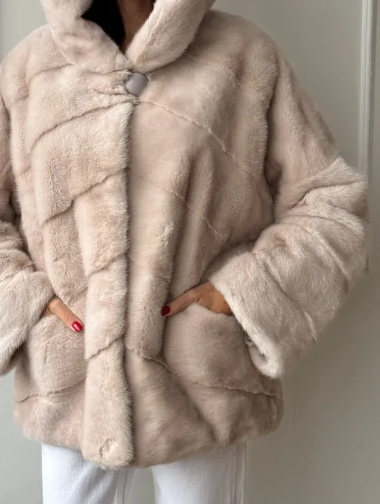 Меховая куртка - шуба из меха норки с капюшоном в цвете пудра - фото 2