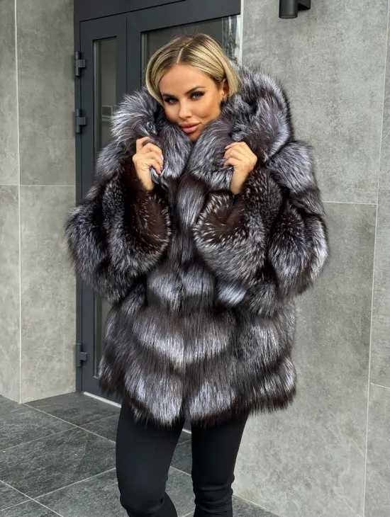 Шуба натуральная из чернобурки с капюшоном - фото 8