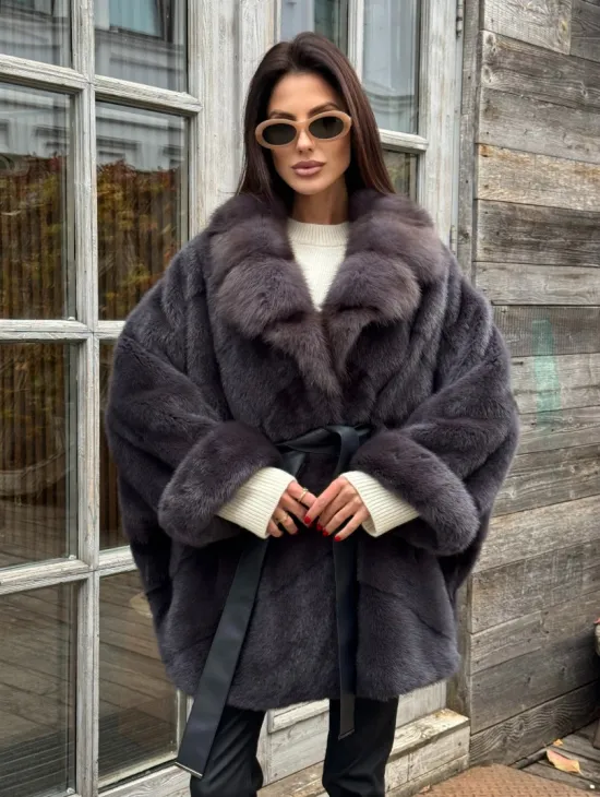 Шуба Летучая мышь из норки Graphite с английским воротником из меха куницы - фото 0