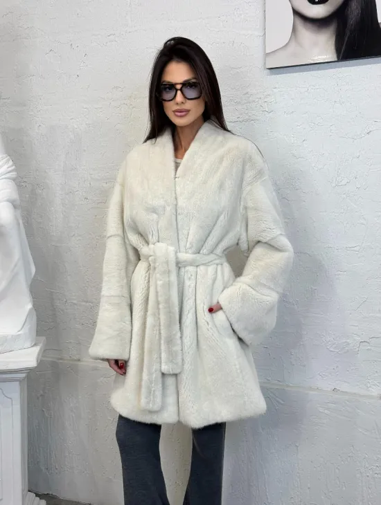 Светлая норковая шуба - халат средней длины из велюровой норки - фото 6