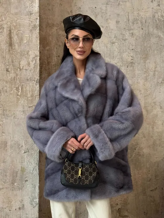 Натуральный полушубок из меха норки с английским воротником в цвете топаз - фото 5