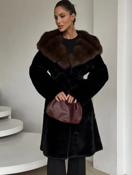 Шуба женская из норки PREMIUM с капюшоном кобра из меха куницы - фото 3