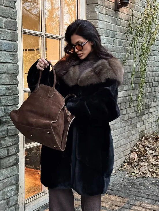 Норковая шуба Blackglama с капюшоном из меха куницы - фото 6