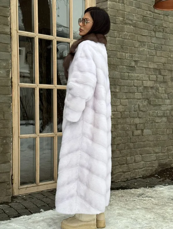 Длинная прямая норковая шуба с воротником из меха куницы цвет паломино - фото 5