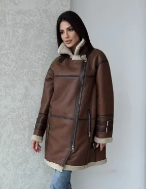 Удлиненная дубленка авиатор в коричневом цвете - винтажный стиль - фото 7