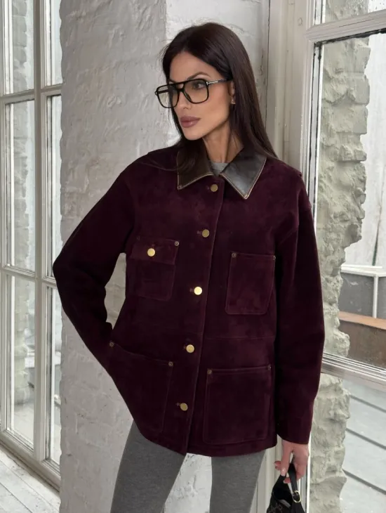 Куртка в «рабочем стиле» из замши Burgundy с отложным воротником, весна-лето 2025 - фото 2
