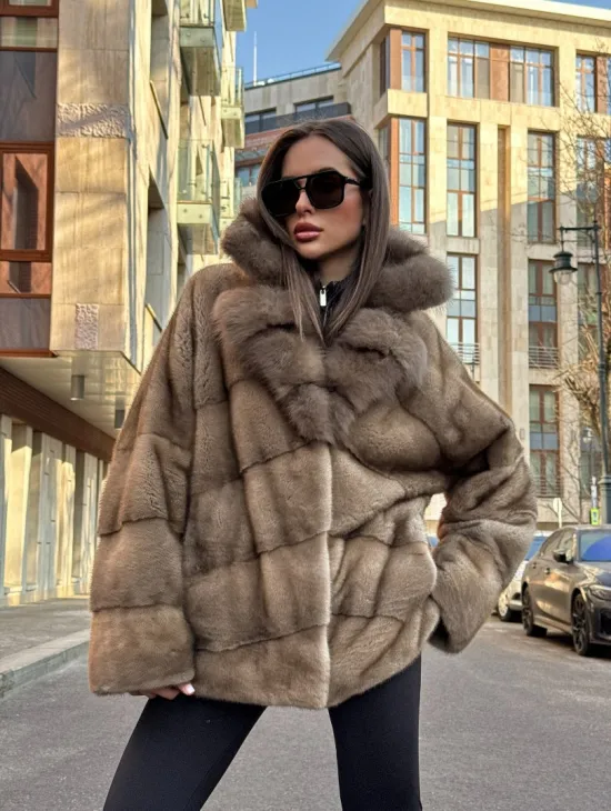 Норковый полушубок в натуральном цвете пастель с английским воротником из куницы - фото 8