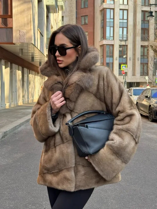 Норковый полушубок в натуральном цвете пастель с английским воротником из куницы - фото 5