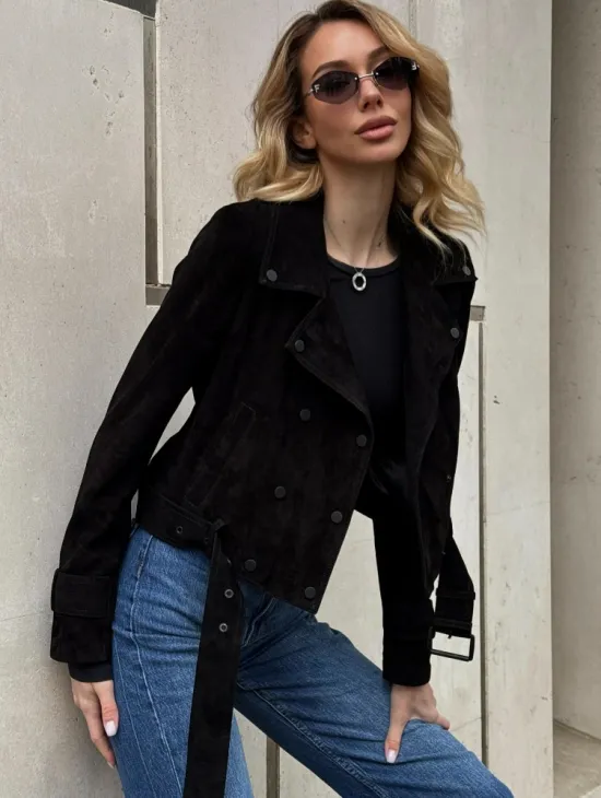 Черная короткая курточка из натуральной замши - фото 6