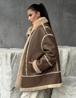 Коричневая женская дубленка - фото 9