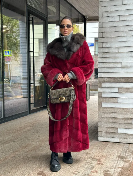 Длинная норковая шуба с капюшоном куница - фото 7