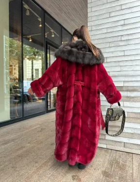Длинная норковая шуба с капюшоном куница - фото 16