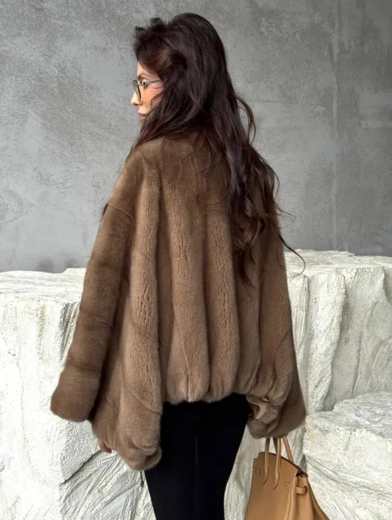 Норковое пончо с рукавами «летучая мышь» - фото 7