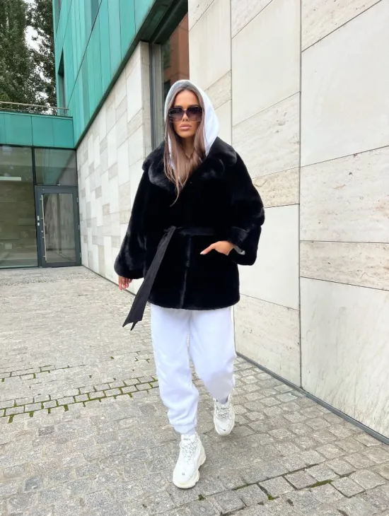 Черная короткая шуба из плюшевой норки Velvet с английским воротником - фото 4