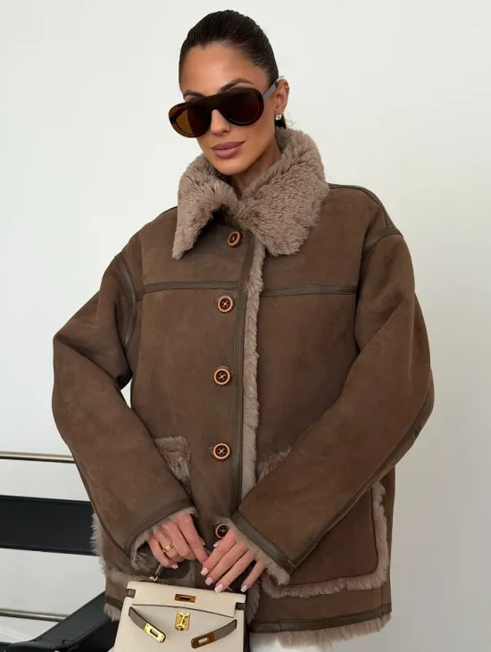 Коричневая замшевая дубленка на мехе тиградо - фото 7