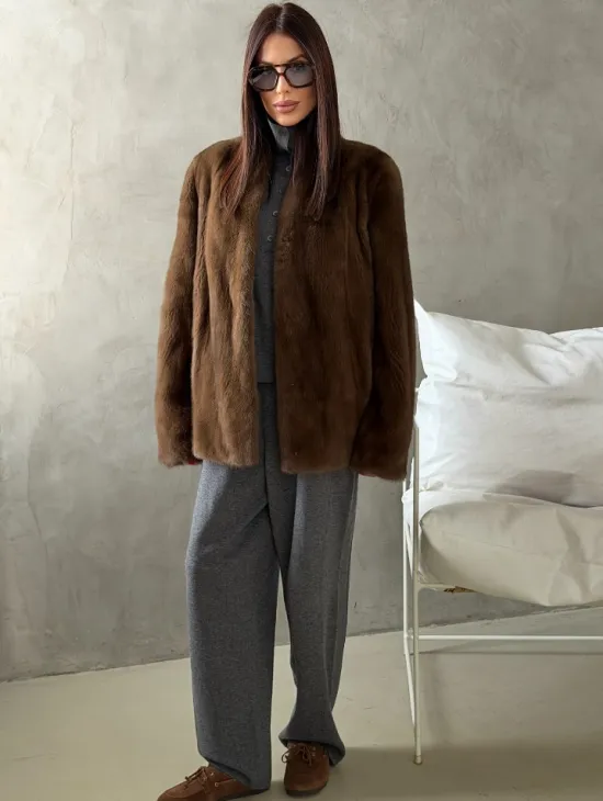 Шуба женская из меха норки - фото 4