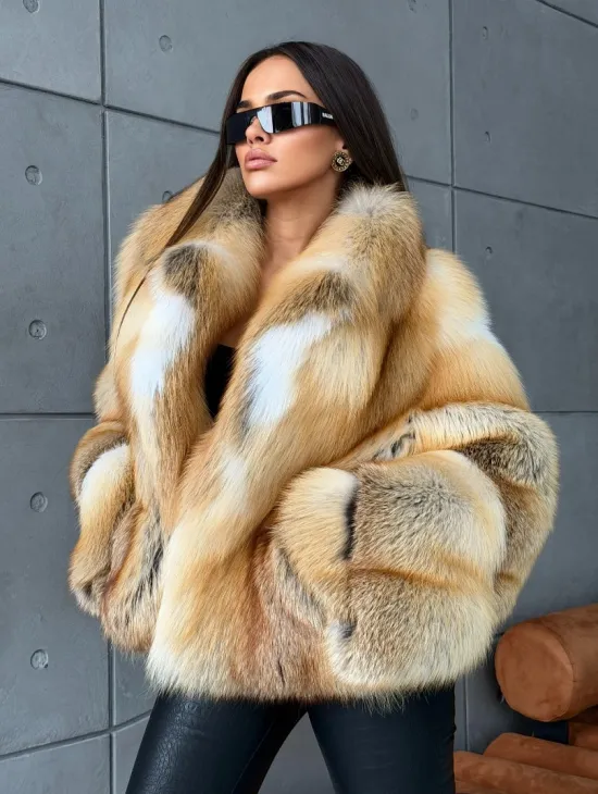 Короткая шуба из золотой альпийской лисы - фото 5