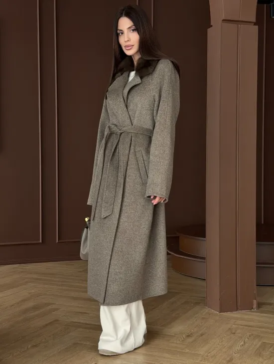 Пальто с воротником из соболя - фото 6