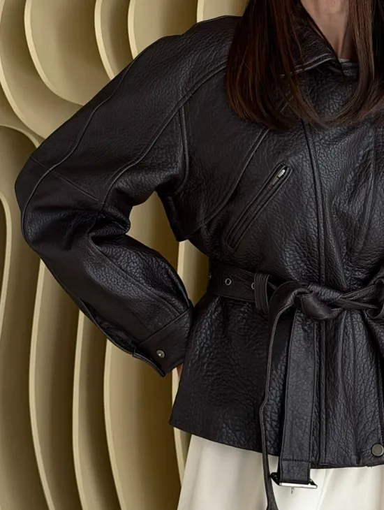 Коричневая кожаная куртка «Тренд - 2026» - фото 1