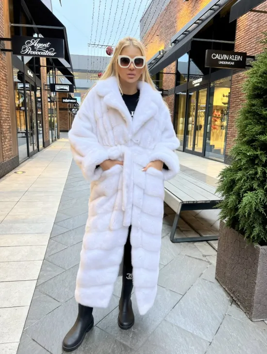 Удлиненная шуба из меха датской норки в цвете паломино - фото 4