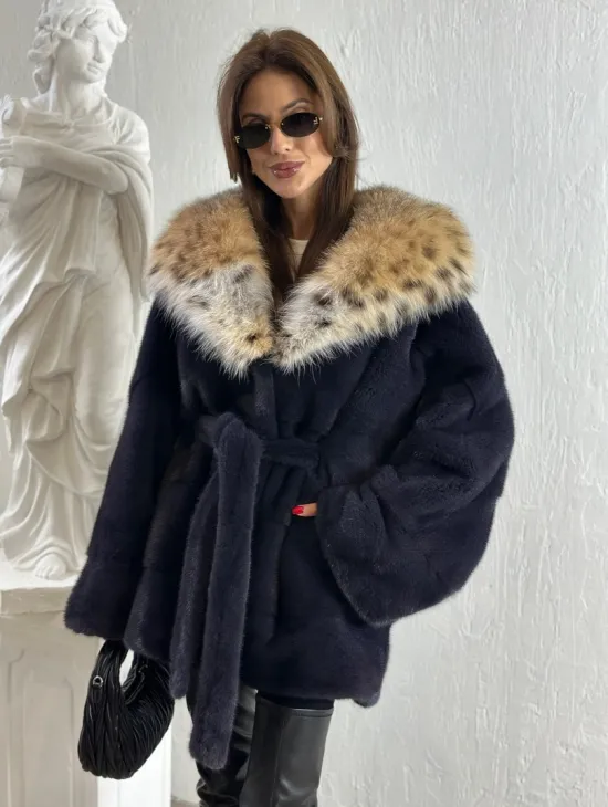 Летучая мышь норка с капюшоном из меха рыси - цвет инфинити - фото 1