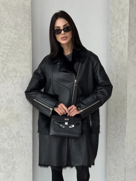 Черная дубленка на тоскане - фото 6