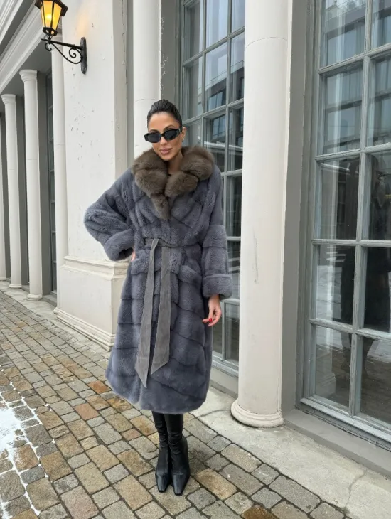 Норковая шуба с воротником из меха куницы - цвет серый - фото 6