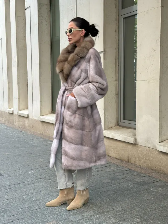 Шуба норковая с воротником из меха куницы - нюд - фото 7