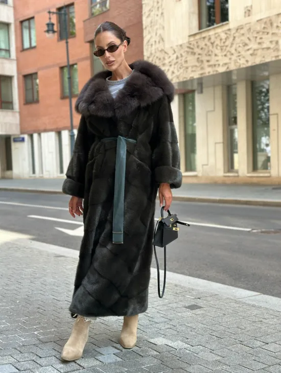 Шуба норковая с капюшоном из меха куницы - цвет темный хаки - фото 5